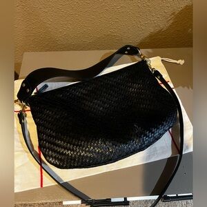 Brand New Clare V Black leather zig zag woven leather moyen messenger crossbody